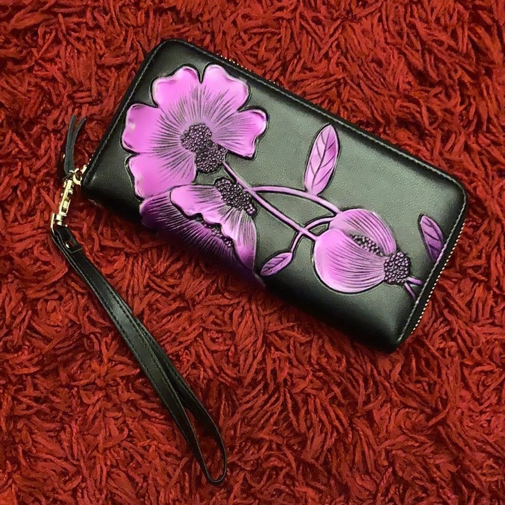 Beautiful Wallet - Picture 2 of 4